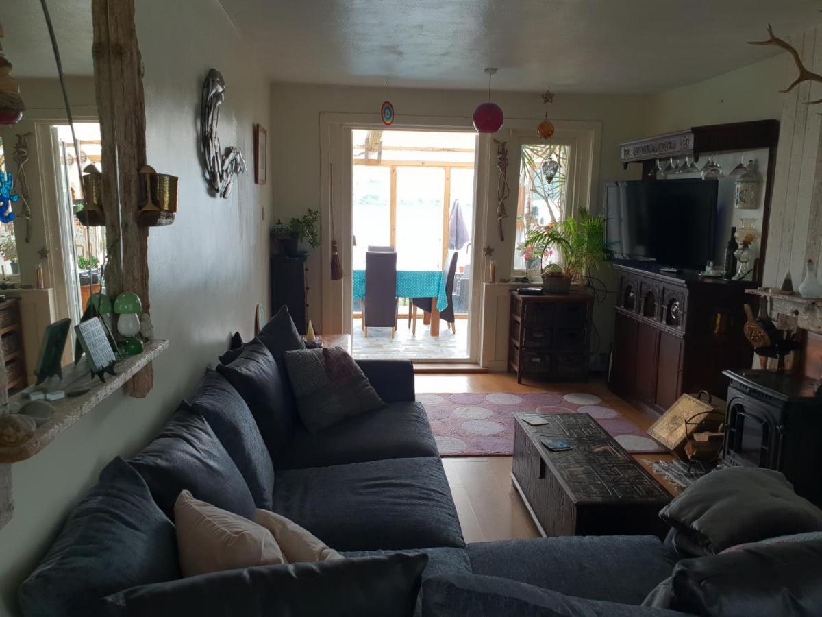 إنفيراري Quirky Lochside Home المظهر الخارجي الصورة