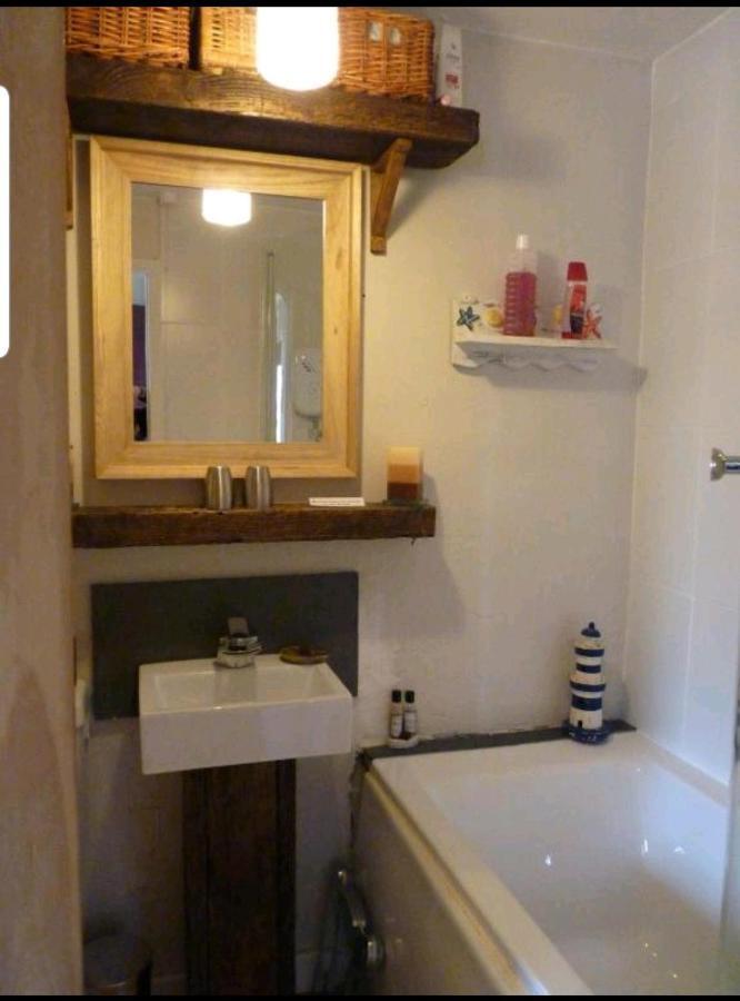 إنفيراري Quirky Lochside Home المظهر الخارجي الصورة