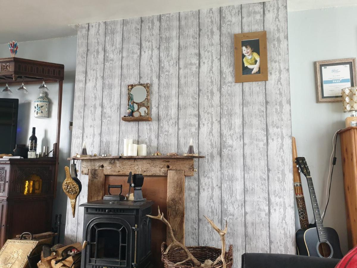 إنفيراري Quirky Lochside Home المظهر الخارجي الصورة