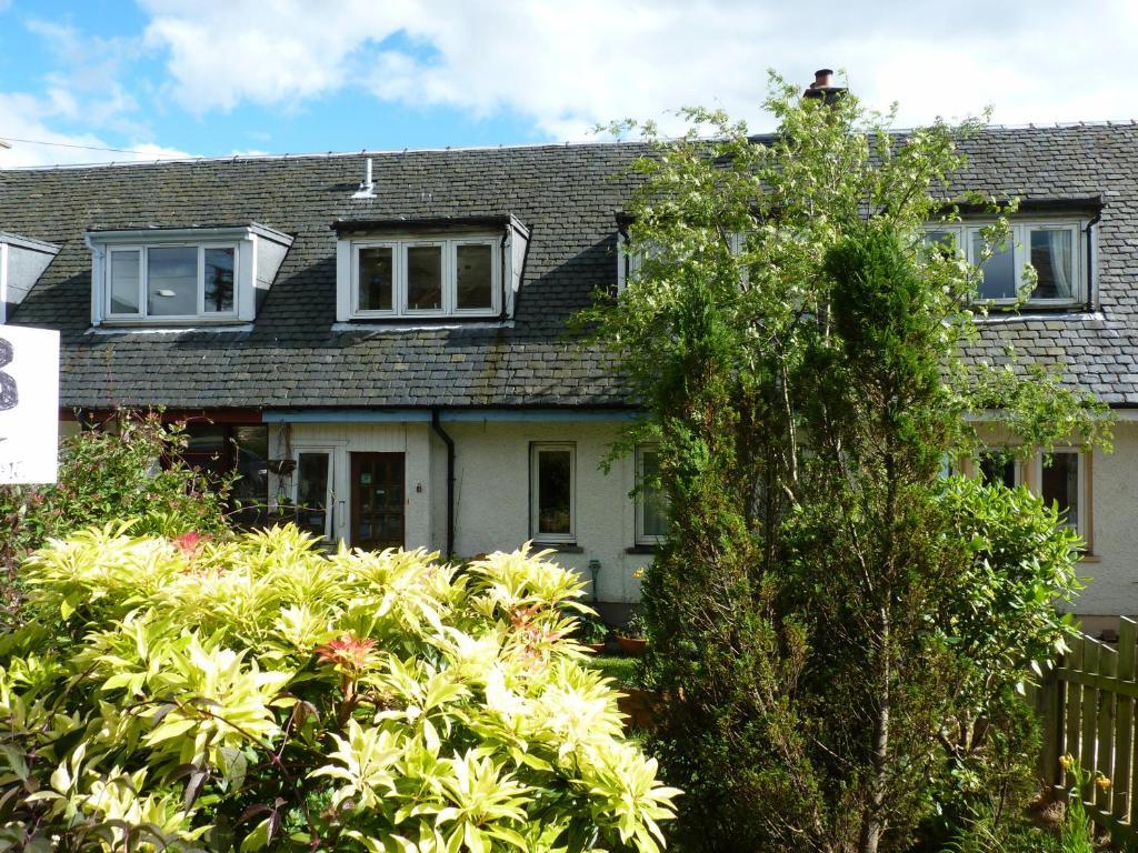 إنفيراري Quirky Lochside Home المظهر الخارجي الصورة